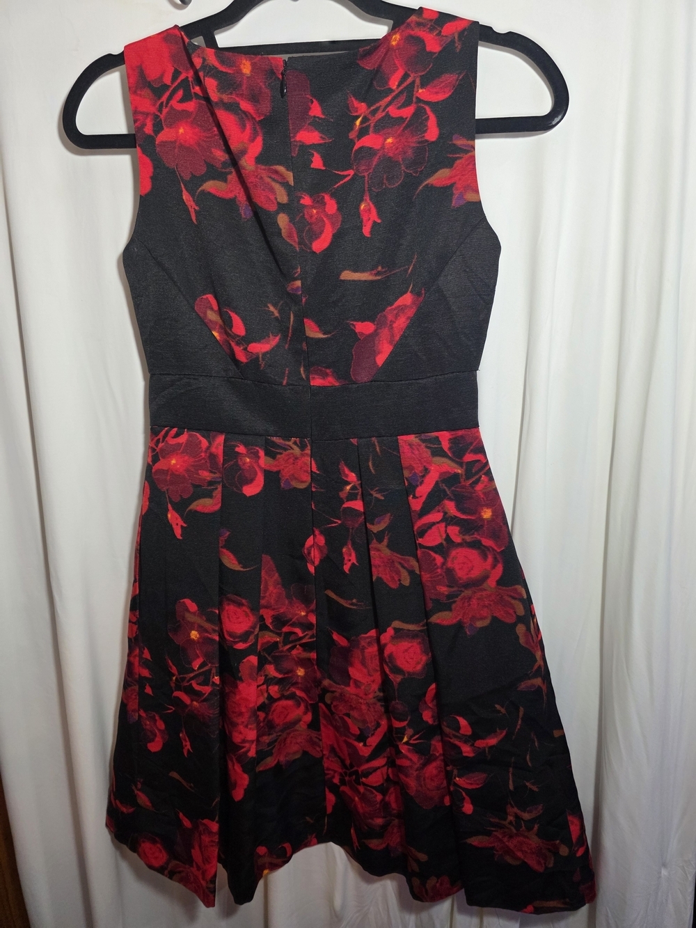 Taylor Black & Red Floral Fit & Flare Cocktail Dress | Sleeveless | Women's - Picture 5 of 12